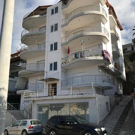 L.T. Noar'S Apartment Sarande Bagian luar foto